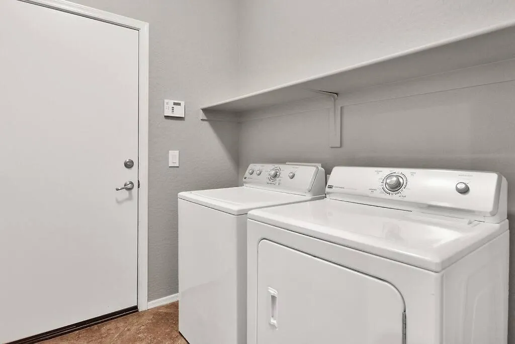Stylish & Modern Home Near Downtown Gilbert!