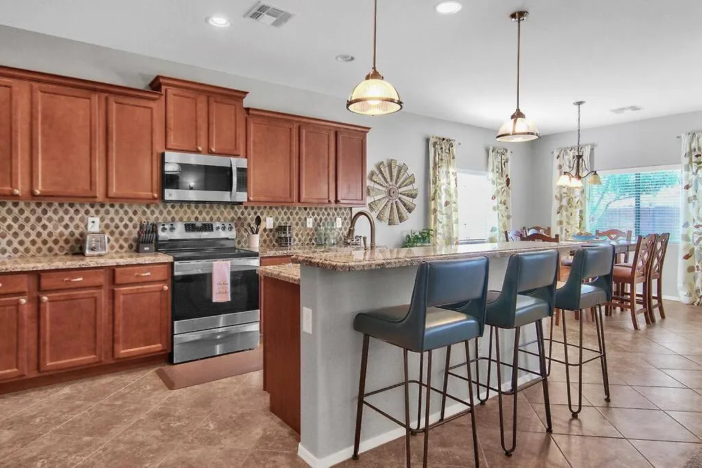 Stylish & Modern Home Near Downtown Gilbert! Holiday home