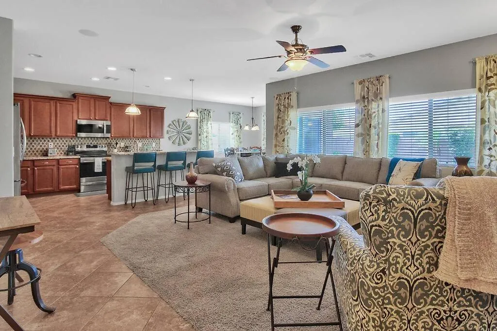 Holiday home Stylish & Modern Home Near Downtown Gilbert!