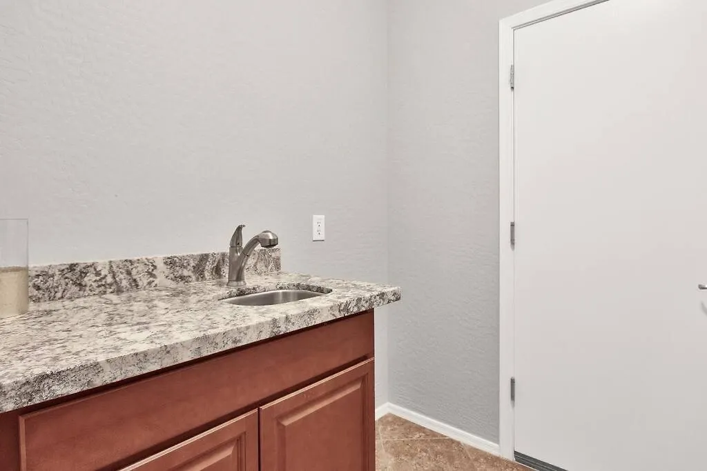 Stylish & Modern Home Near Downtown Gilbert! Holiday home Gilbert