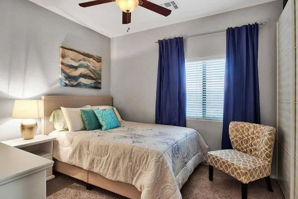 Stylish & Modern Home Near Downtown Gilbert! Gilbert