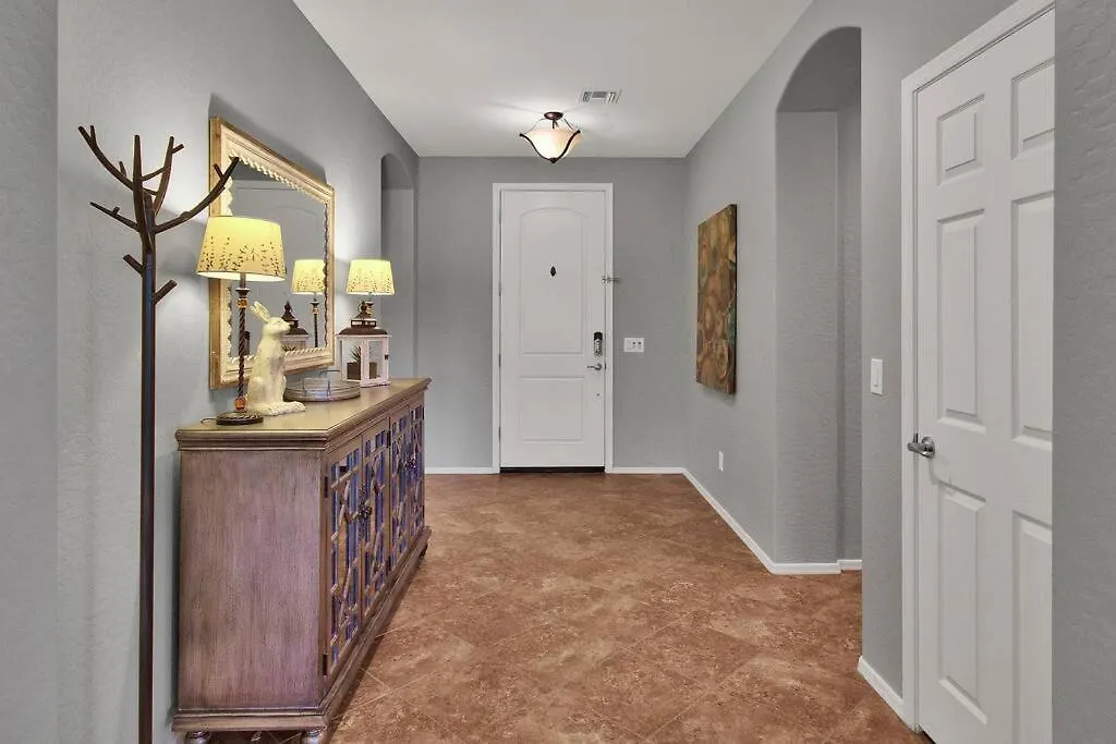 Stylish & Modern Home Near Downtown Gilbert! Holiday home